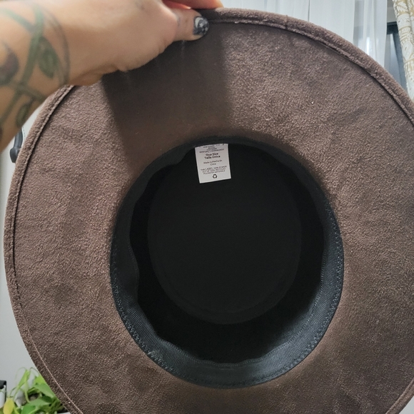 NEW SUPER CUTE Flat Round Brimmed hat with Braided band - Picture 3 of 4